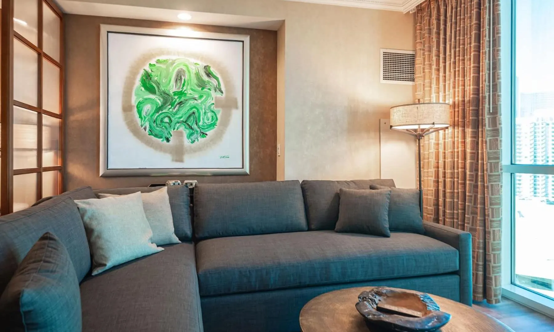 No Resort Fee Strip View Suite + Free Valet + Pool Las Vegas