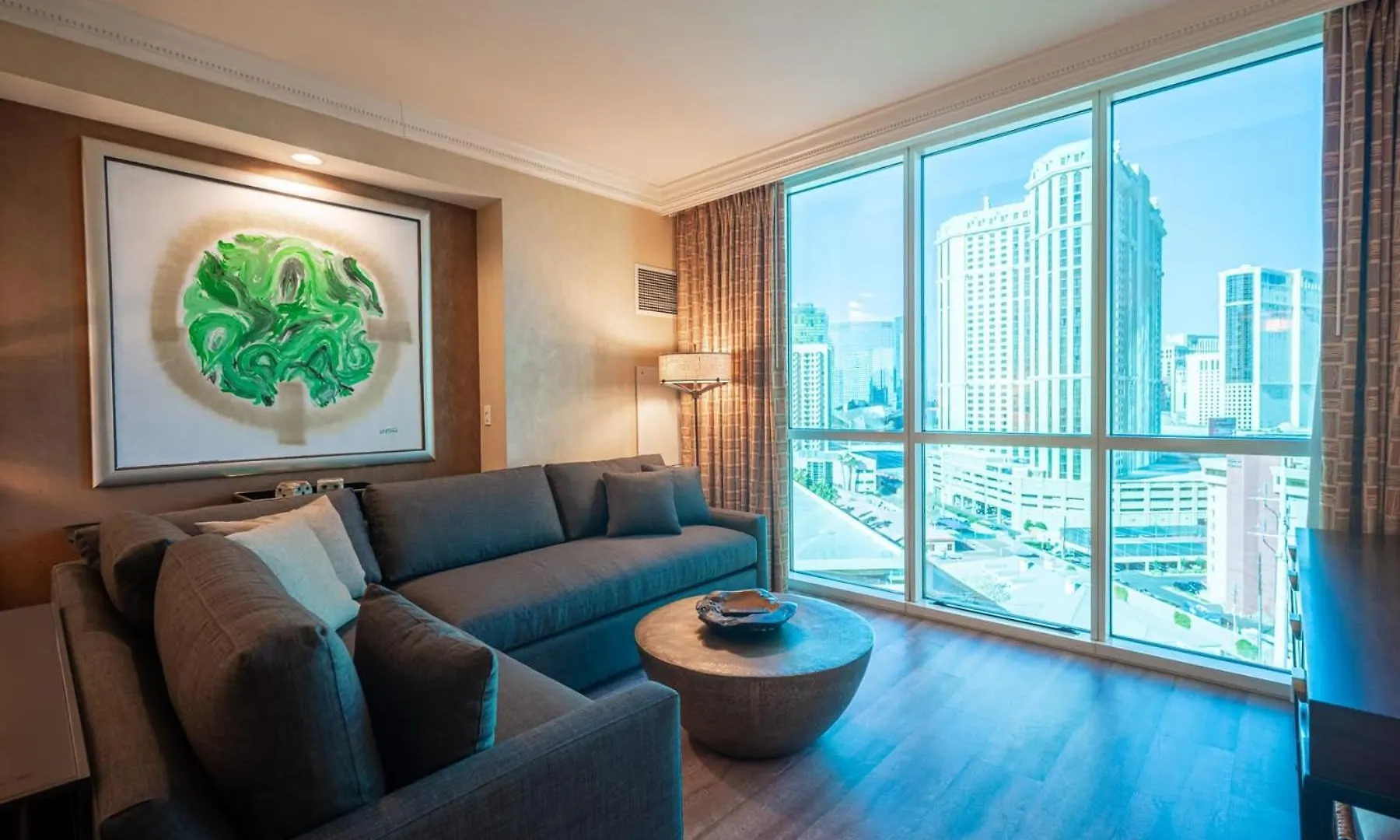 Casa de Férias No Resort Fee Strip View Suite + Free Valet + Pool Las Vegas