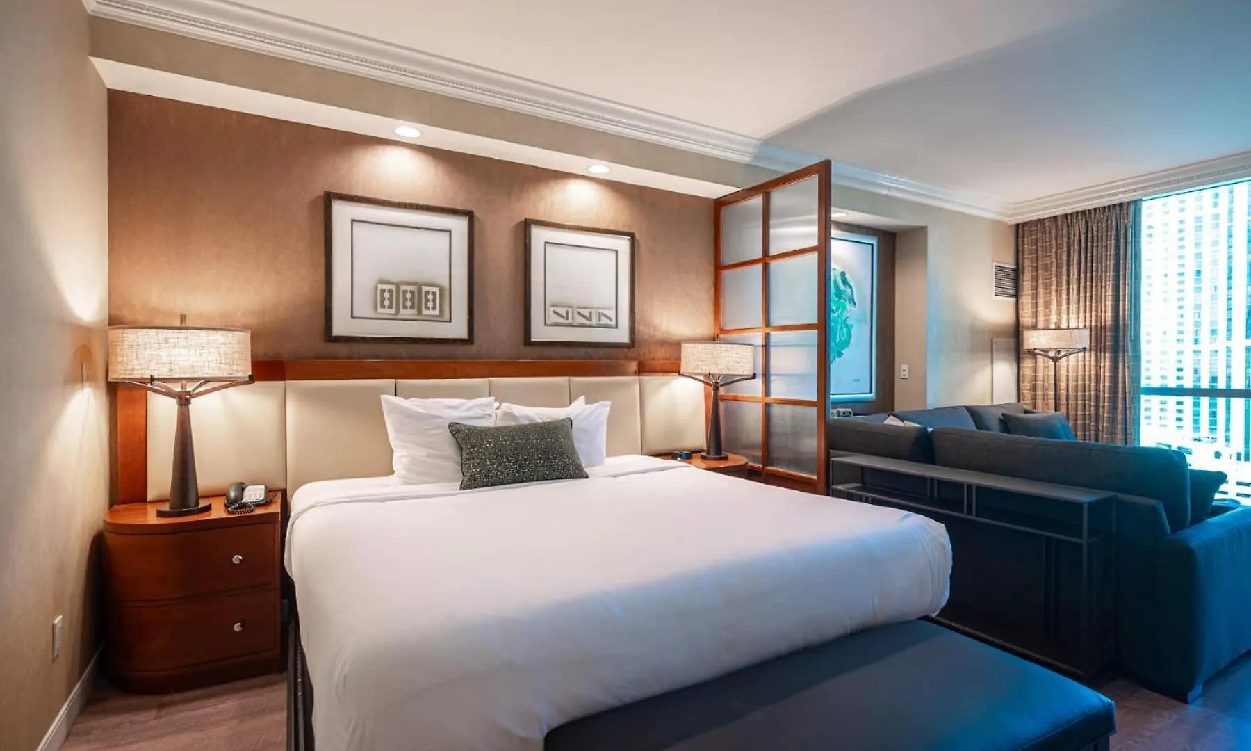 No Resort Fee Strip View Suite + Free Valet + Pool Las Vegas Casa de Férias