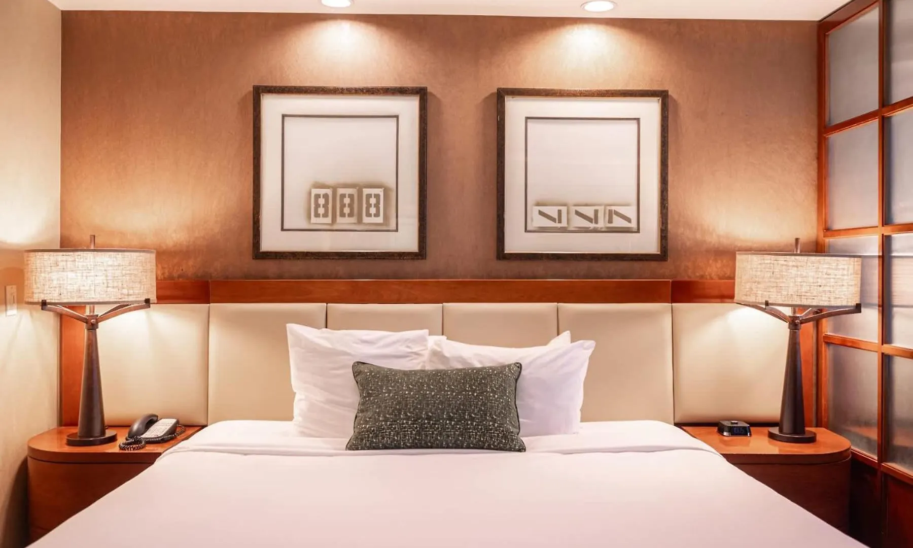 Casa de Férias No Resort Fee Strip View Suite + Free Valet + Pool Las Vegas