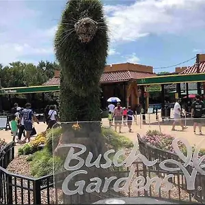 Minutes To Fairgrounds, Hard Rock, & Busch Gardens Holiday home Tampa